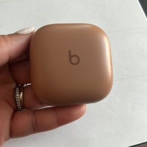 Kim Kardashian Beats By Dre- Nude